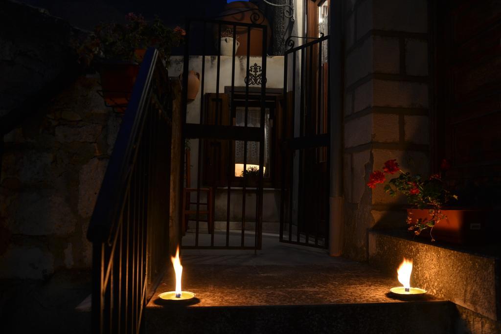 La Casa Del Pittore Di Petralia Petralia Soprana Luaran gambar
