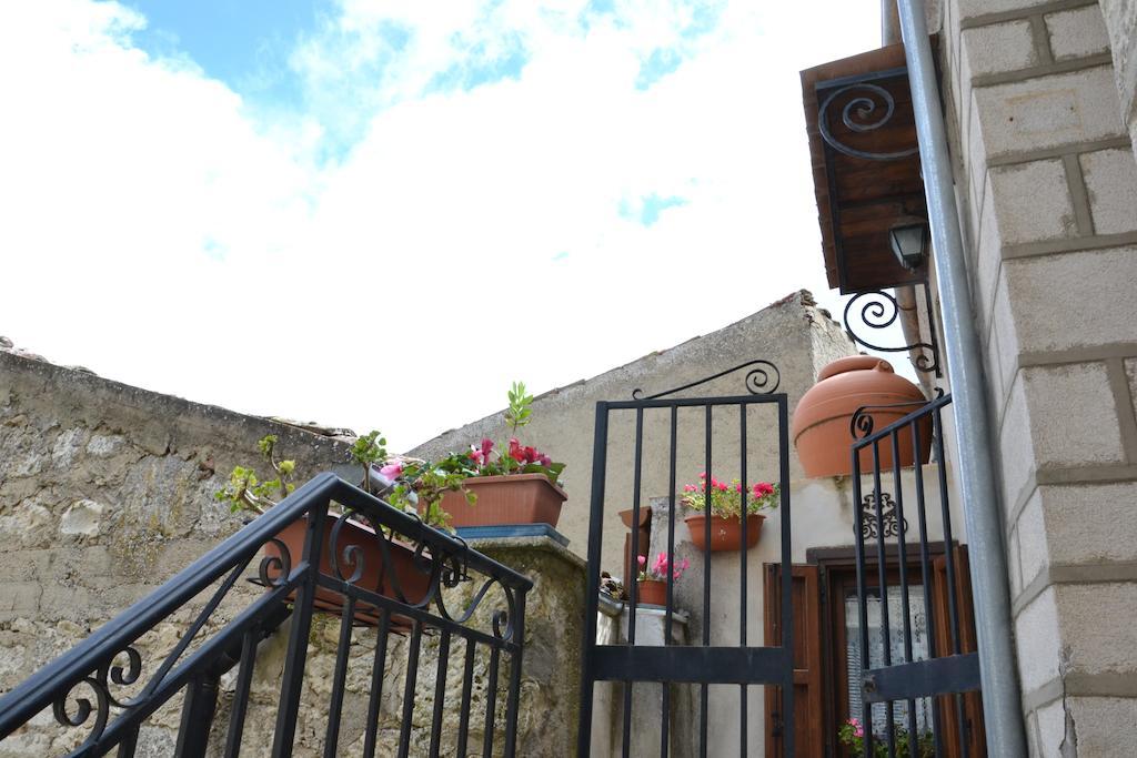 La Casa Del Pittore Di Petralia Petralia Soprana Luaran gambar